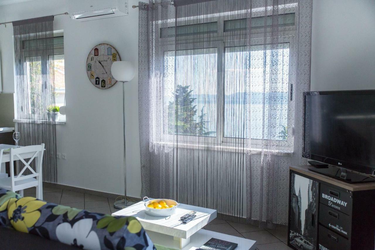 Apartments Aloha Риека Экстерьер фото